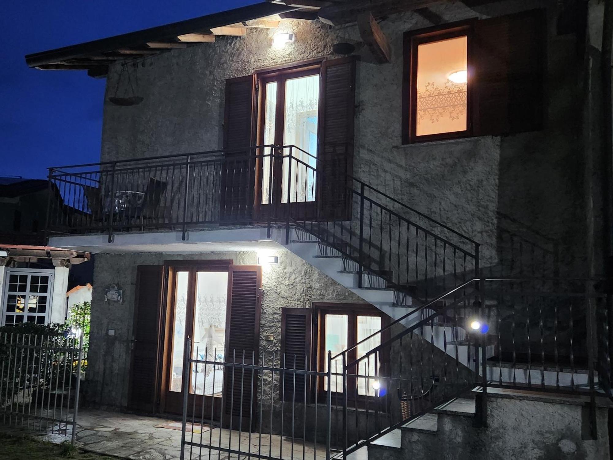 Laura'S Cottage With Lake View, Detached, 5 Kilometers From Varenna 列尔纳 外观 照片