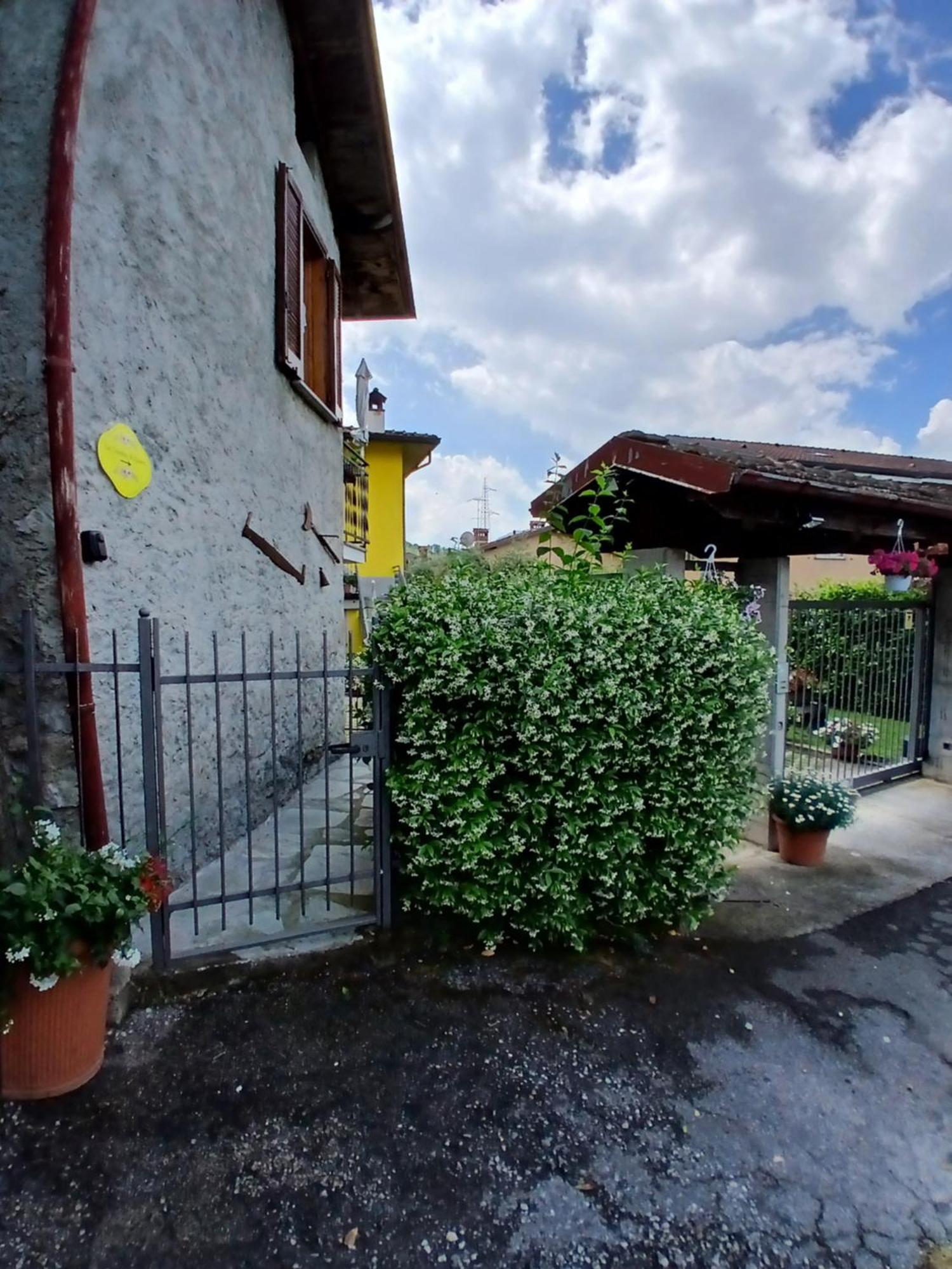 Laura'S Cottage With Lake View, Detached, 5 Kilometers From Varenna 列尔纳 外观 照片