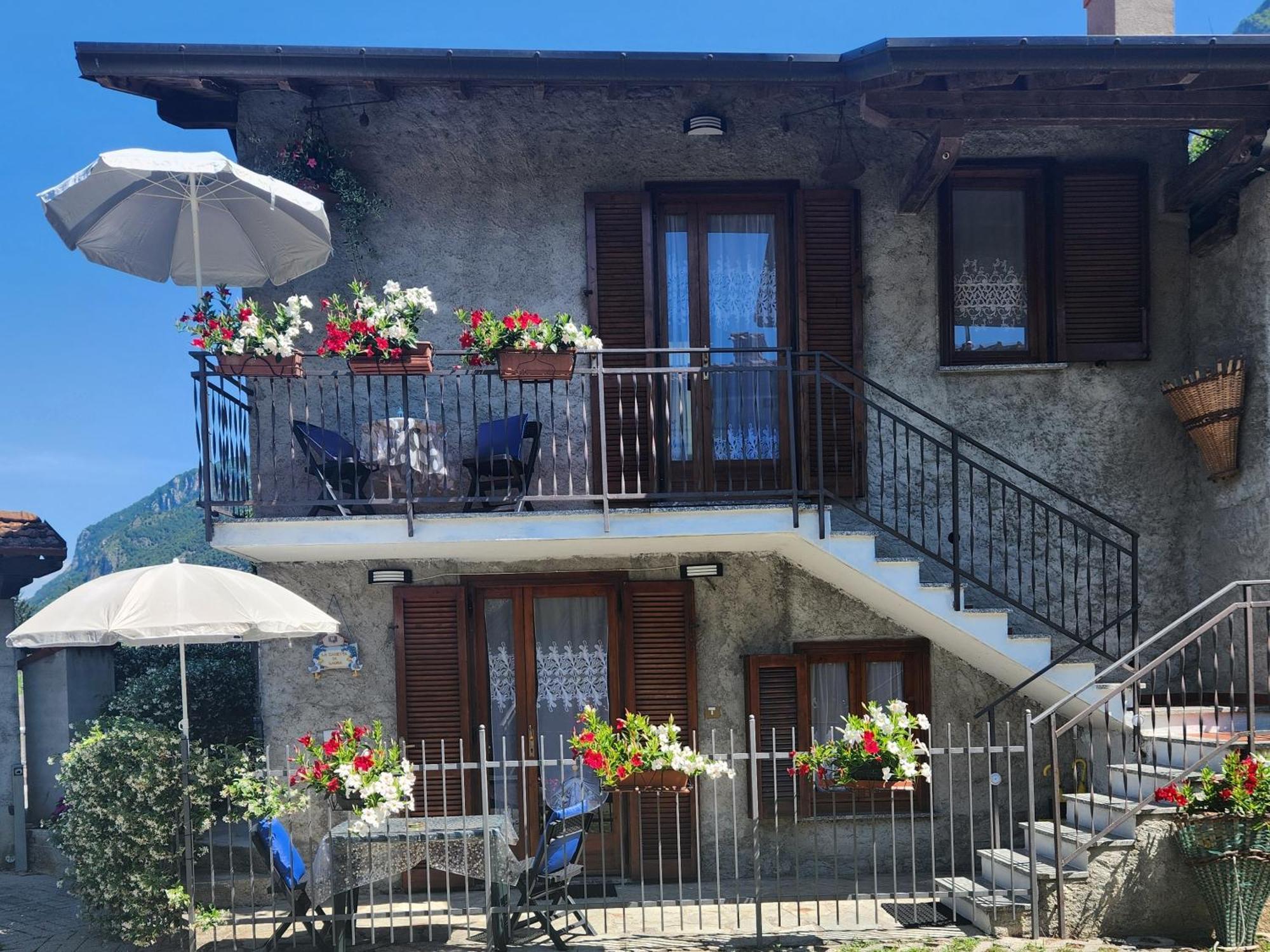 Laura'S Cottage With Lake View, Detached, 5 Kilometers From Varenna 列尔纳 外观 照片